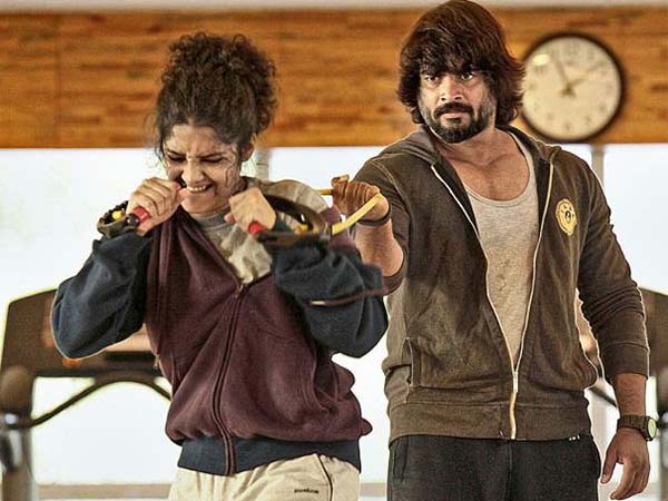 02-1454396992-irudhi-suttru-live-audience-response-600