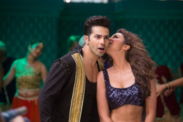 1469506394_varun-dhawan-parineeti-chopra-dishoom-song-jaaneman-aah
