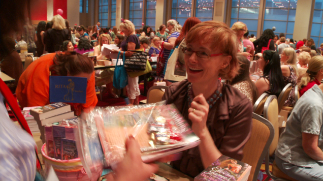 love-between-the-covers-teaser